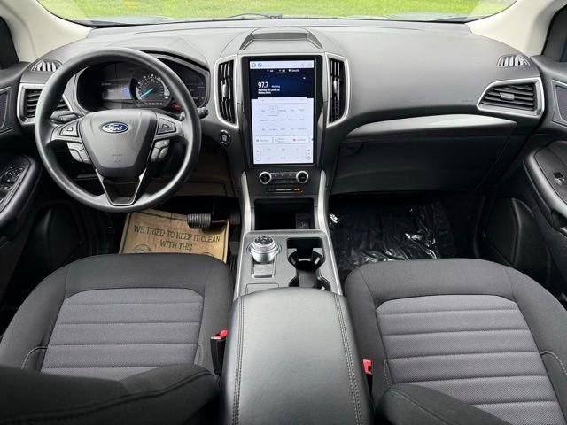 Certified 2024 Ford Edge SE w/ Black Appearance Package image 18