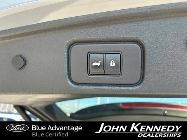 Used 2022 Nissan Pathfinder Platinum w/ Cargo Package AWD/4WD image 15