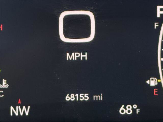 Used 2024 Chrysler Pacifica Touring-L image 26