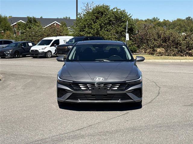 Used 2025 Hyundai Elantra SEL FWD image 2
