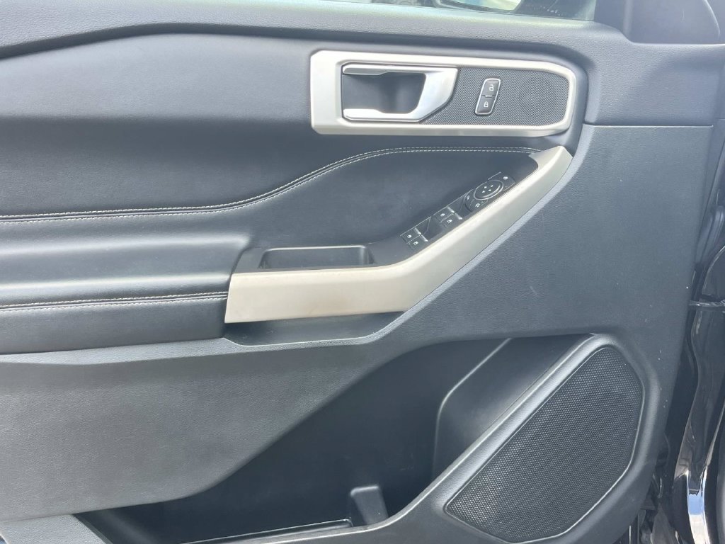 Certified 2022 Ford Explorer XLT RWD image 33