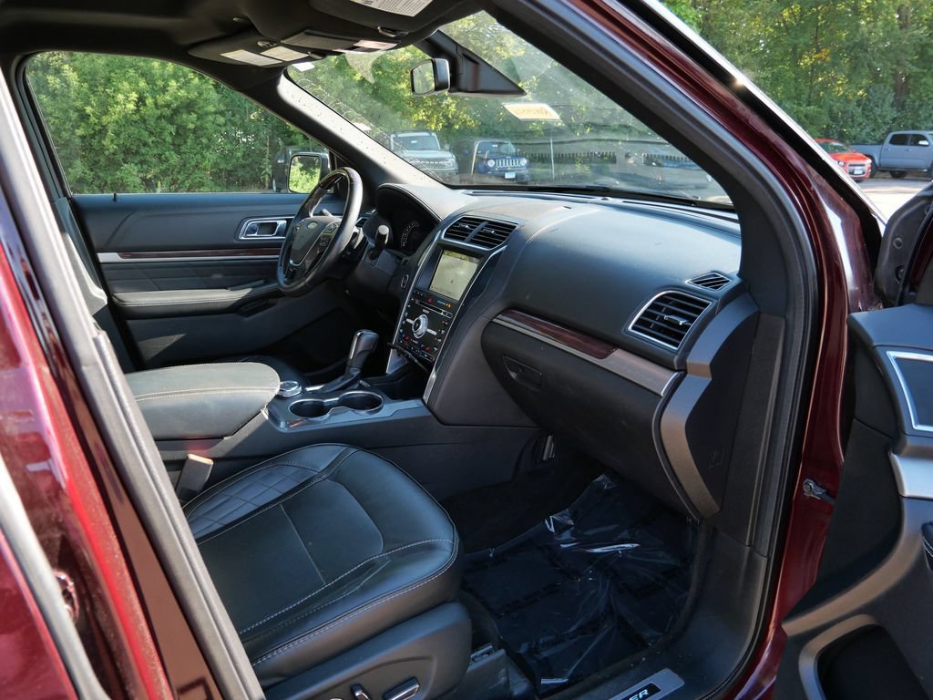 Certified 2018 Ford Explorer Platinum AWD/4WD image 10