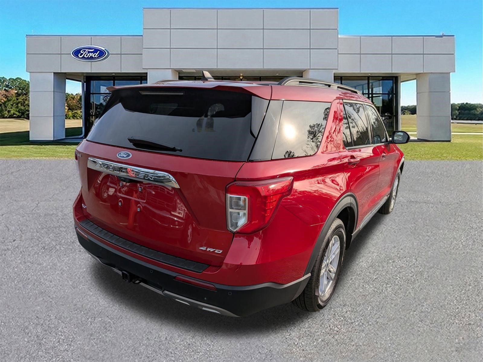 Certified 2023 Ford Explorer XLT w/ Equipment Group 202A image 5