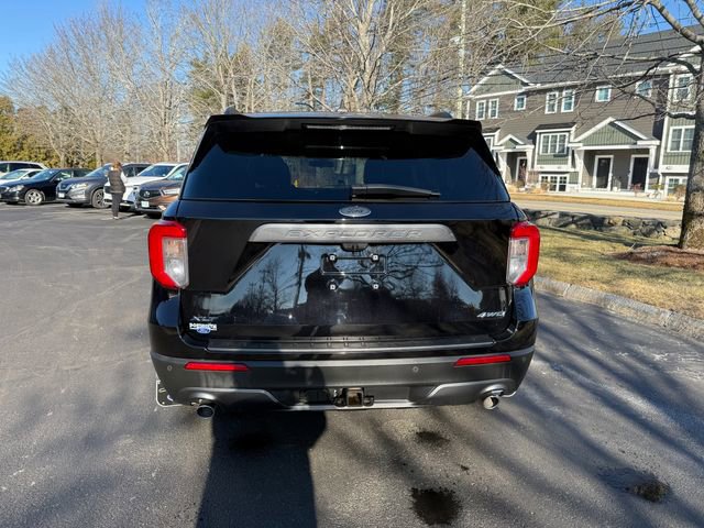 Certified 2022 Ford Explorer XLT w/ Equipment Group 202A image 4