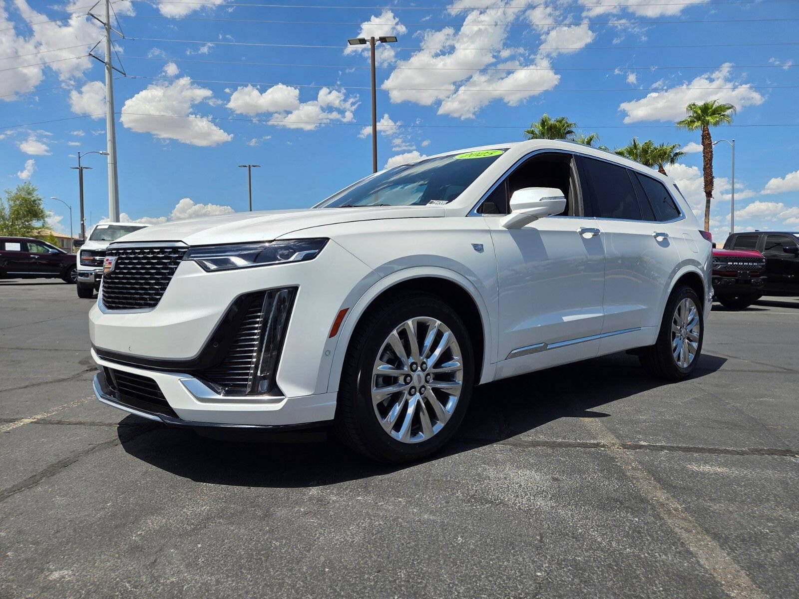 Used 2025 Cadillac XT6 Premium Luxury w/ Technology Package FWD image 2