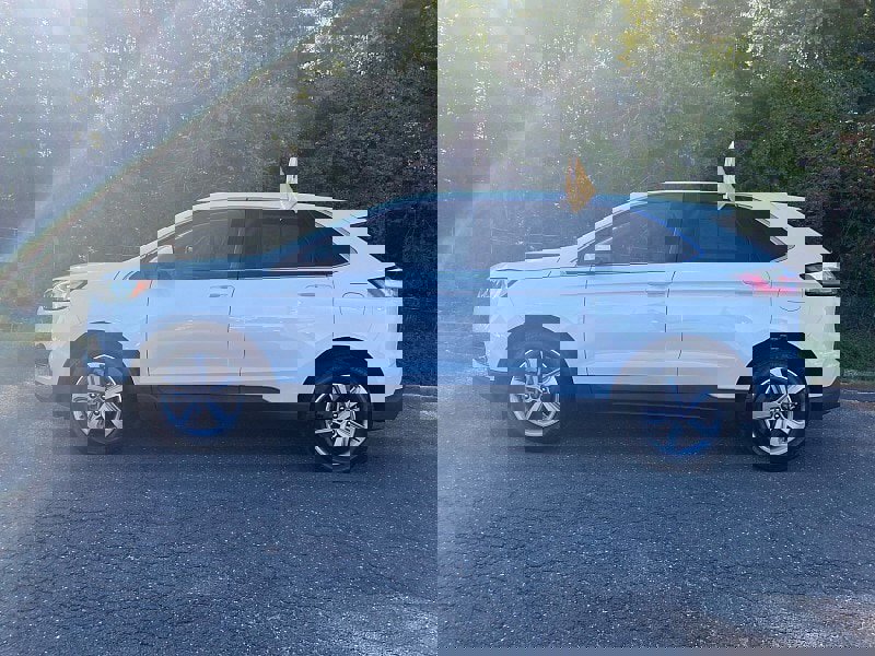 Certified 2022 Ford Edge SEL w/ Convenience Package image 2