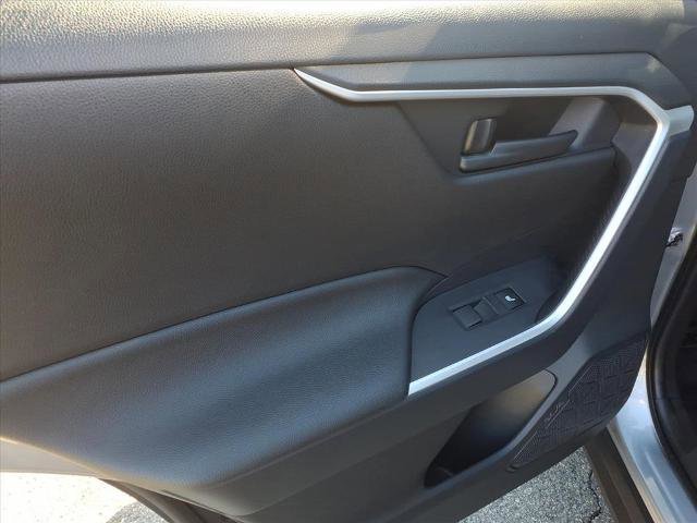 Used 2021 Toyota RAV4 SE w/ Weather & Moonroof Package image 19