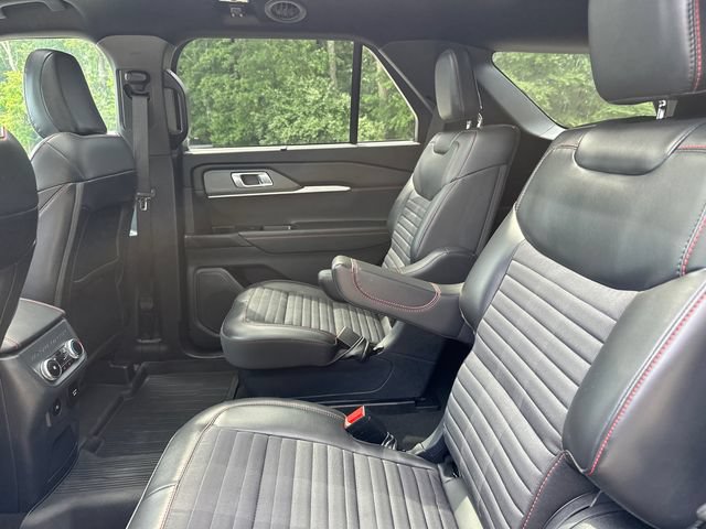 Certified 2025 Ford Explorer ST-Line w/ Premium Package AWD/4WD image 17