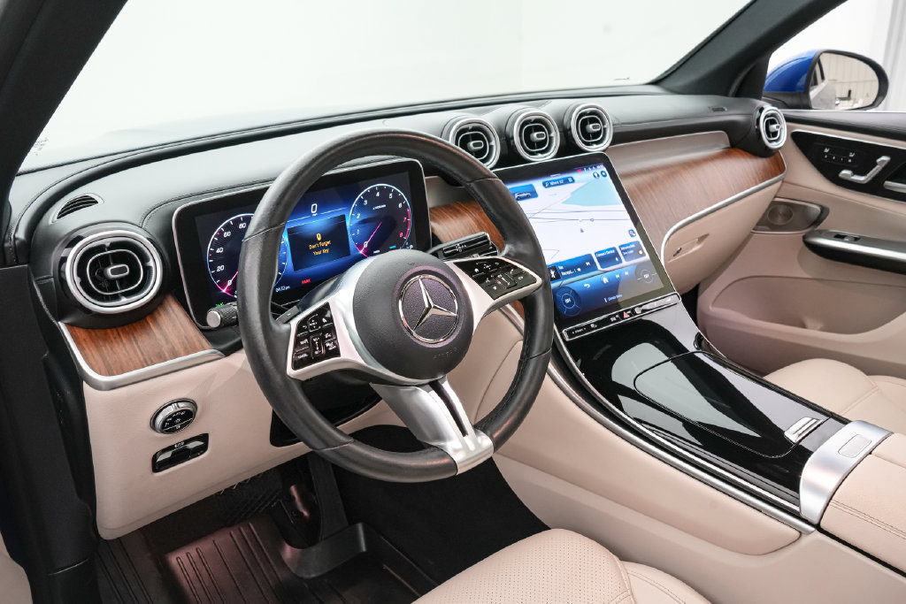 Used 2023 Mercedes-Benz GLC 300 4MATIC image 14