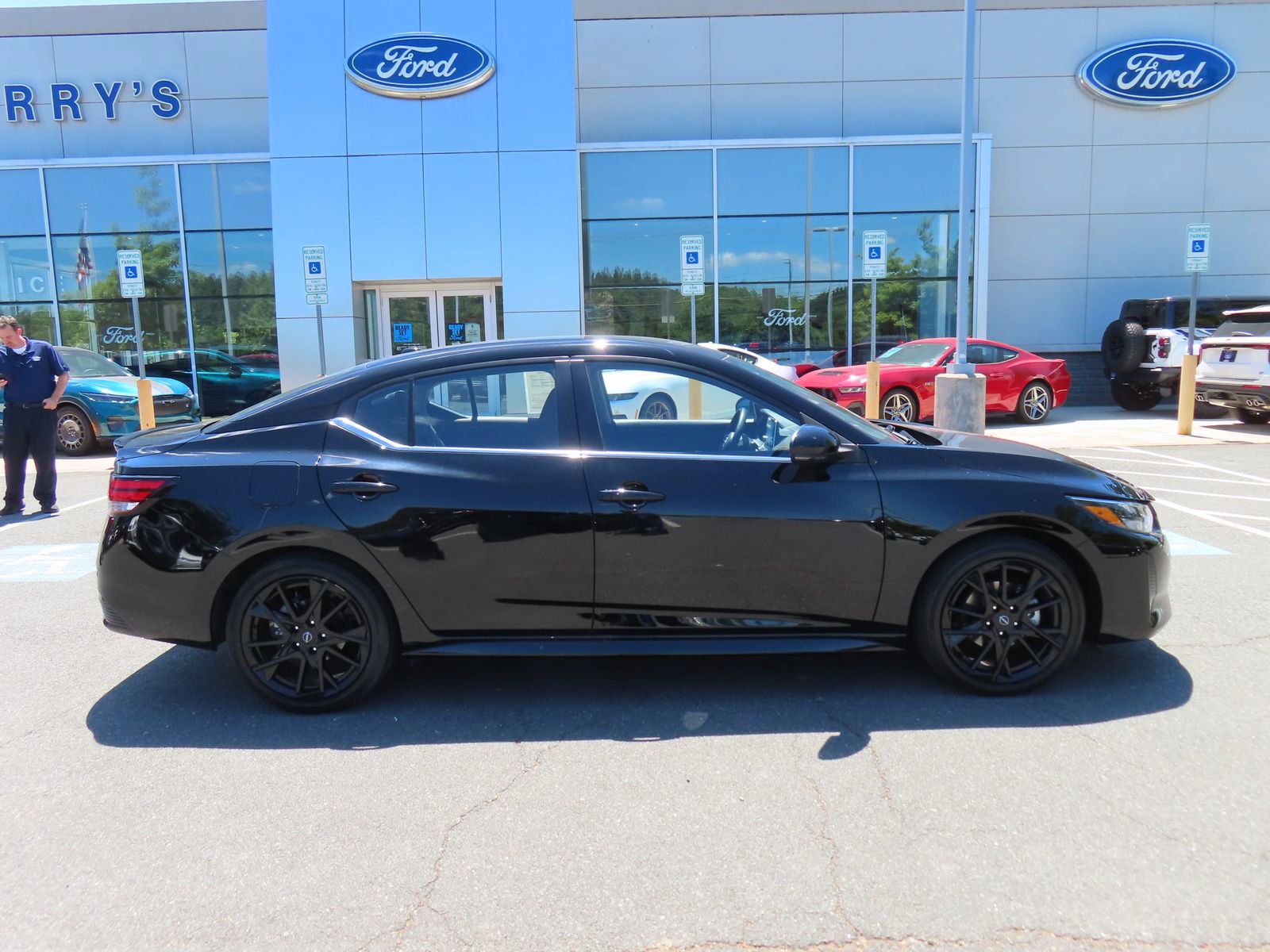 Used 2025 Nissan Sentra SR w/ Midnight Edition FWD image 4