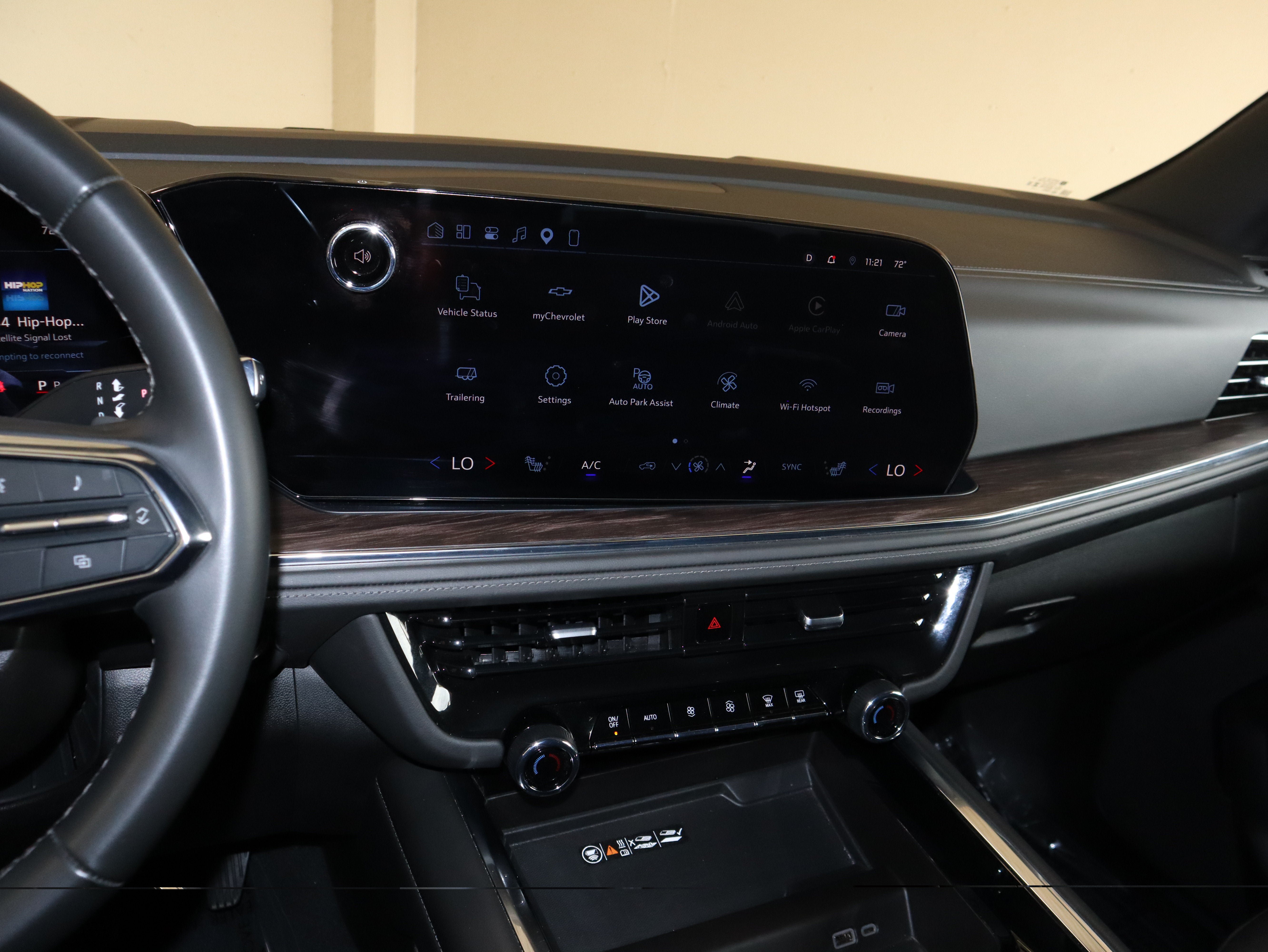 Used 2025 Chevrolet Tahoe LT RWD image 26