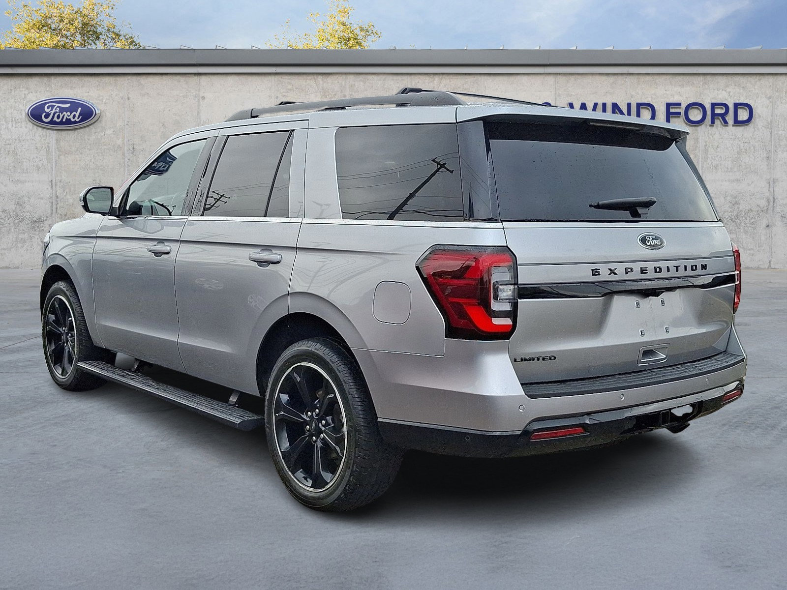 Certified 2022 Ford Expedition Limited image 5