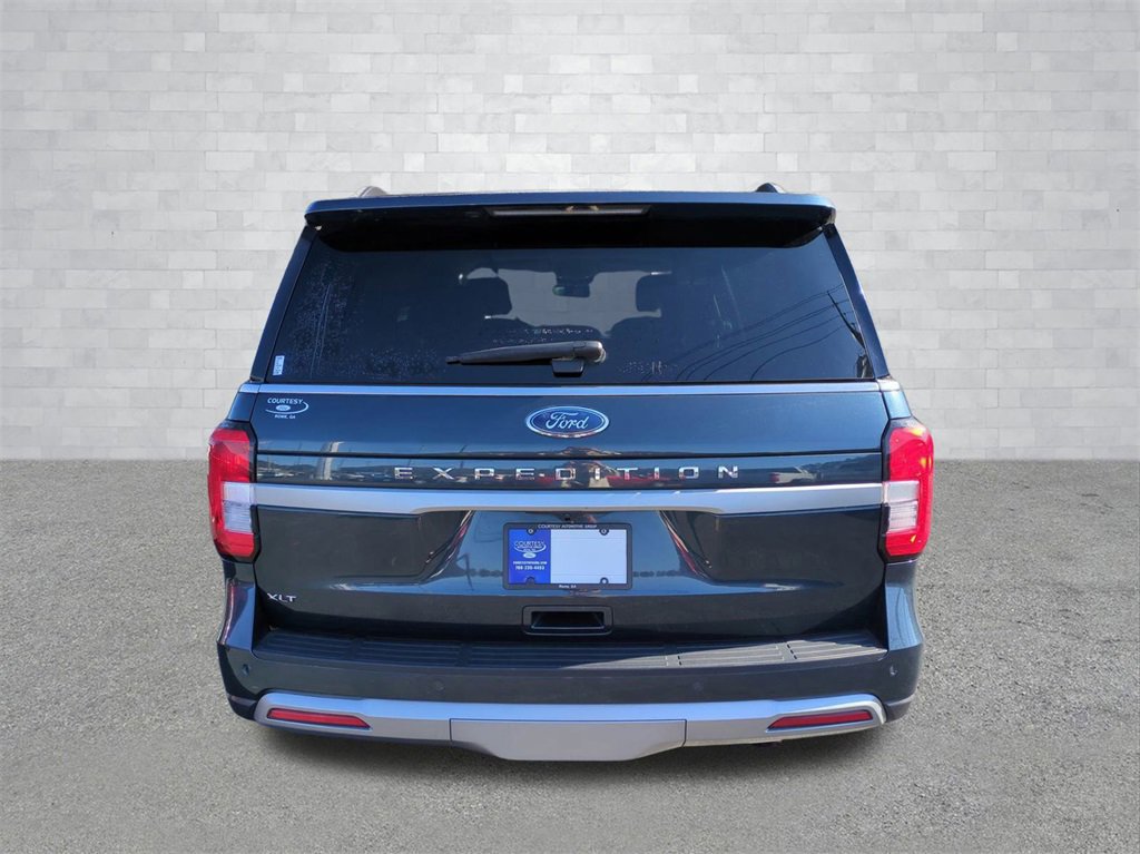 Certified 2024 Ford Expedition XLT image 4