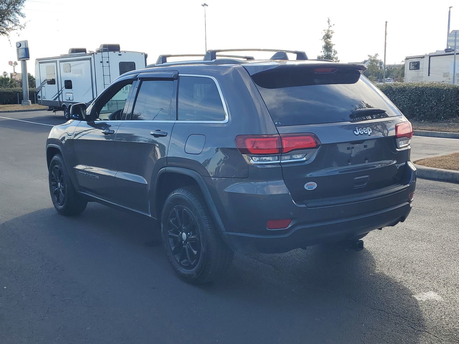 Used 2021 Jeep Grand Cherokee Laredo X image 2