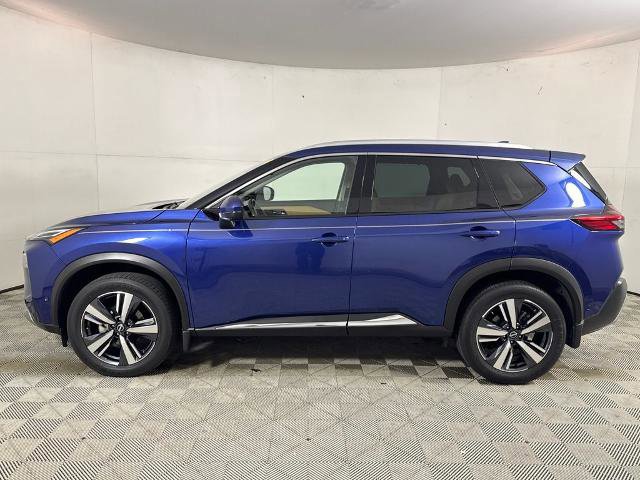 Used 2022 Nissan Rogue Platinum w/ Head-Up Display Package image 2