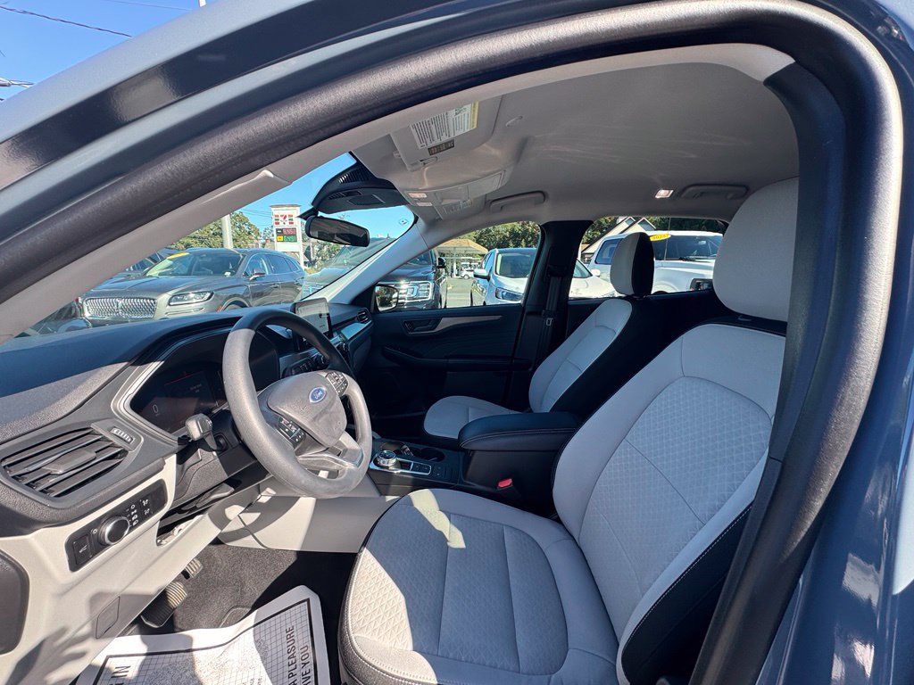 Certified 2025 Ford Escape Active FWD image 12