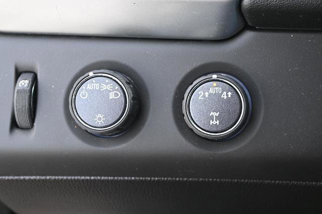 Used 2018 Chevrolet Tahoe LS image 32