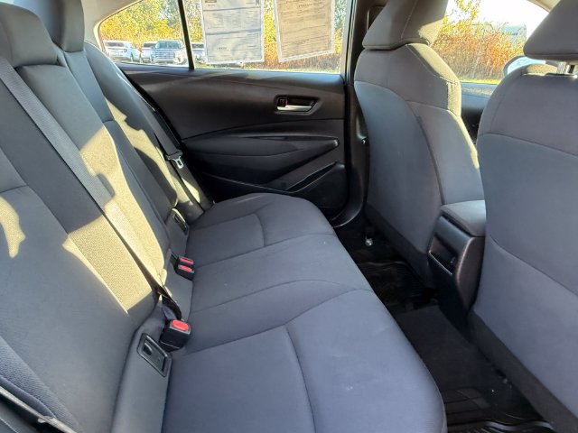 Used 2021 Toyota Corolla LE FWD image 19
