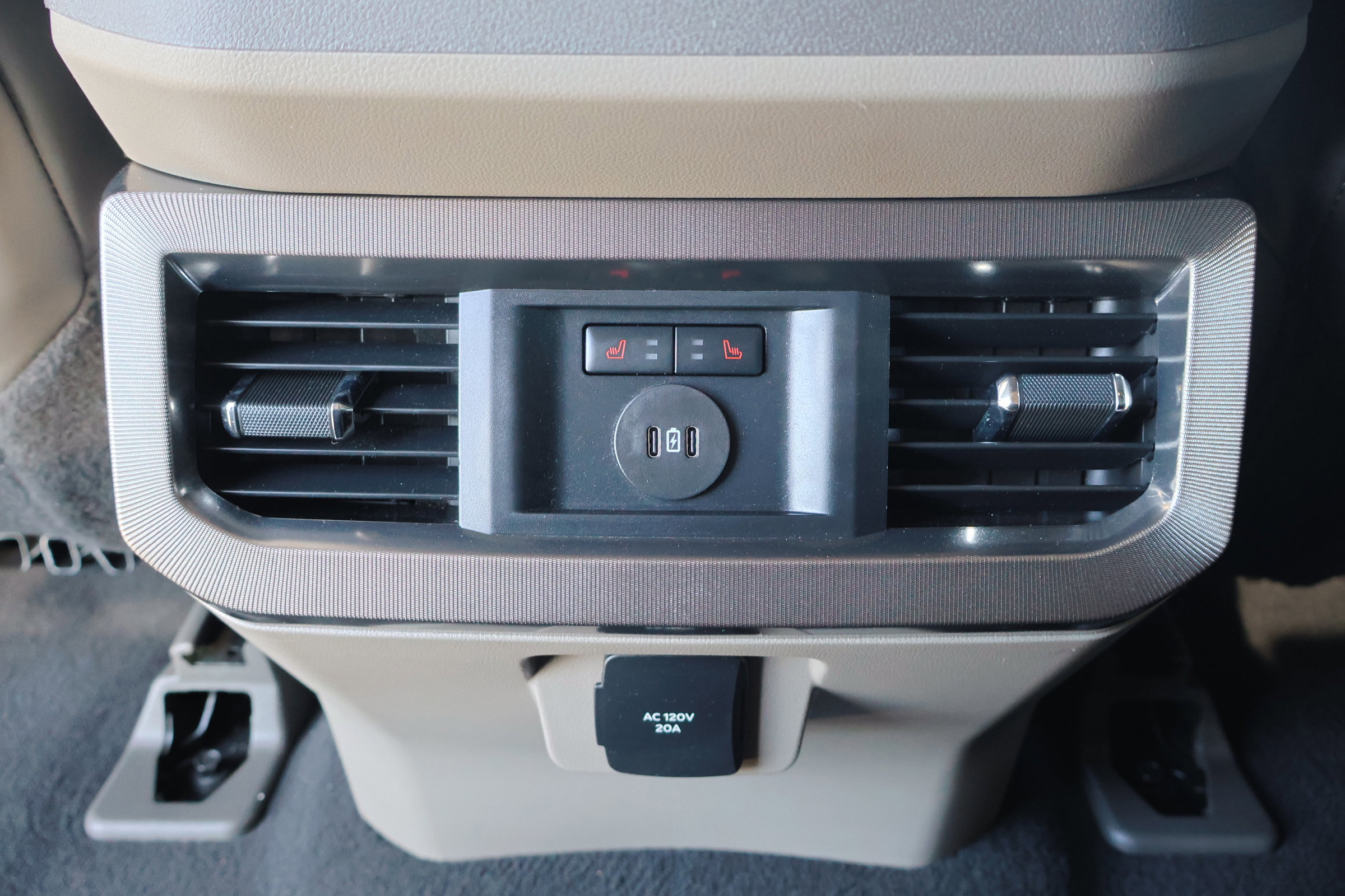 Certified 2025 Ford F350 Platinum w/ Platinum Plus Package image 34