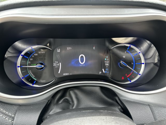 Used 2024 Chrysler Pacifica Limited FWD image 36