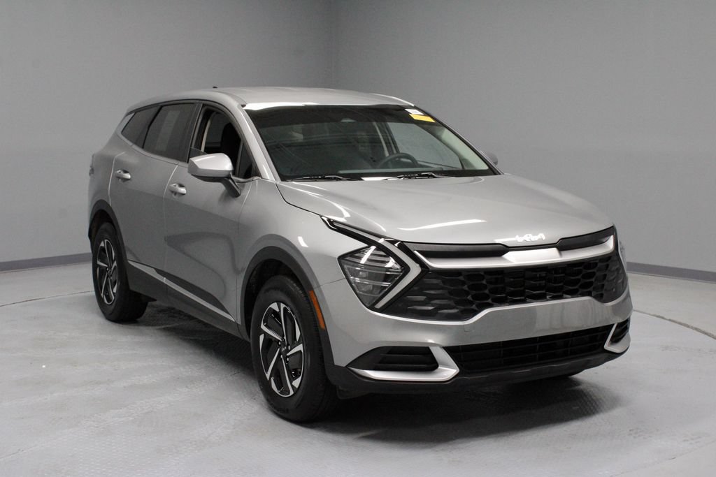Used 2025 Kia Sportage LX AWD/4WD image 1