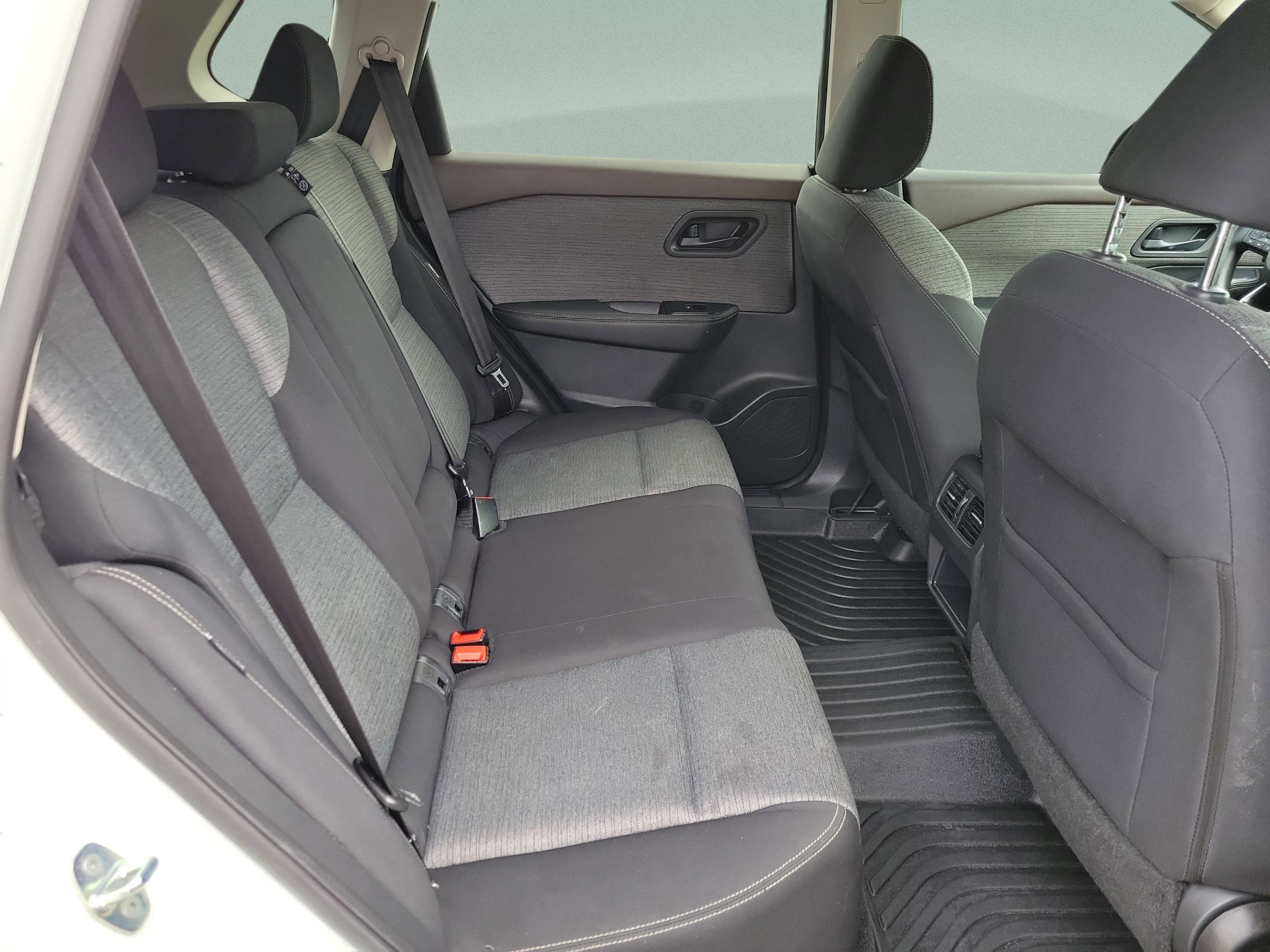 Used 2021 Nissan Rogue S image 10