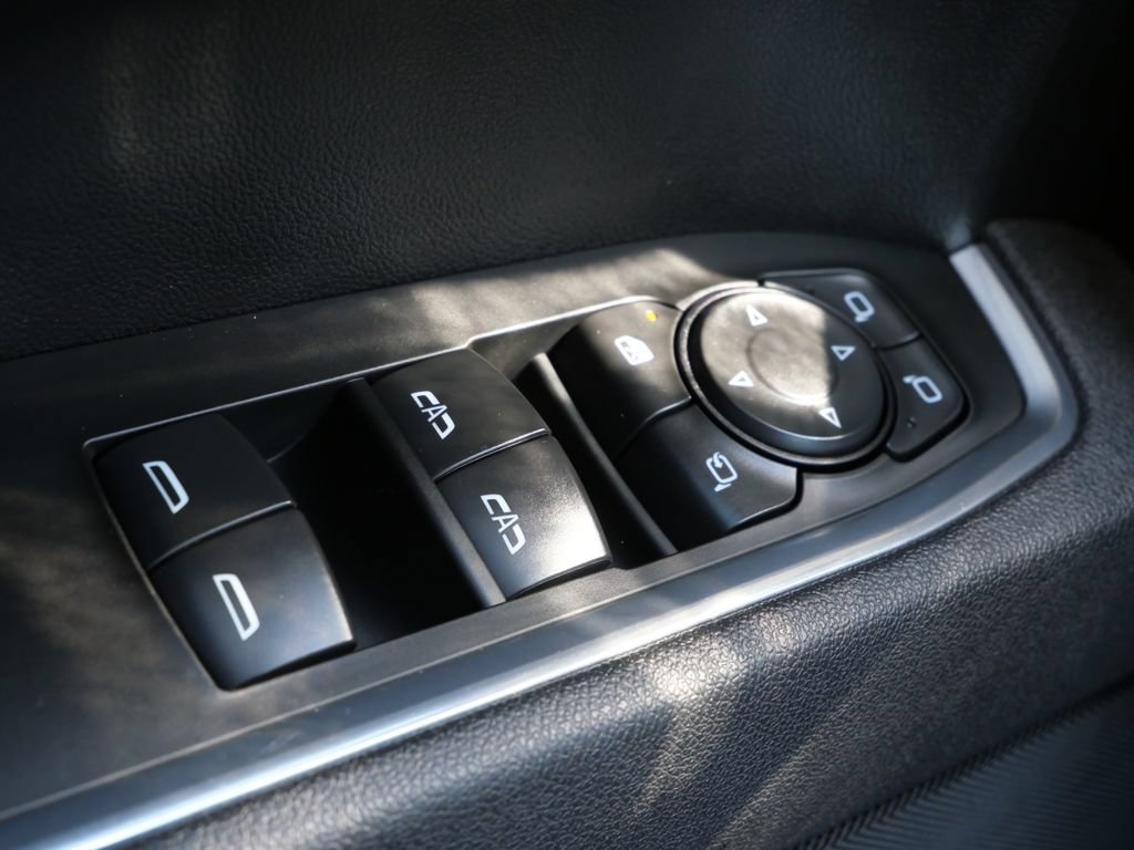 Used 2025 GMC Sierra 1500 SLT AWD/4WD image 46