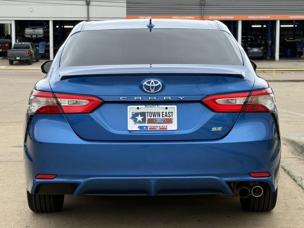 Used 2019 Toyota Camry SE image 5