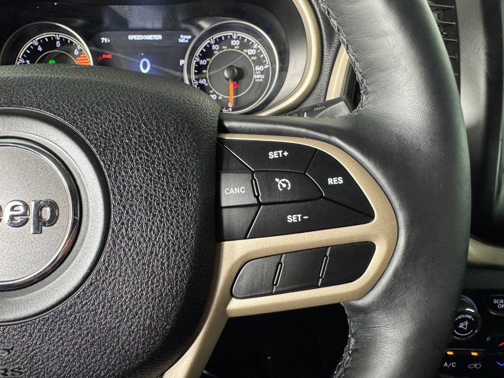 Used 2018 Jeep Cherokee Limited FWD image 24