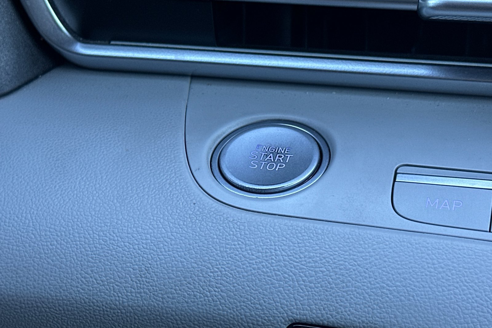 Used 2024 Hyundai Elantra Limited FWD image 20