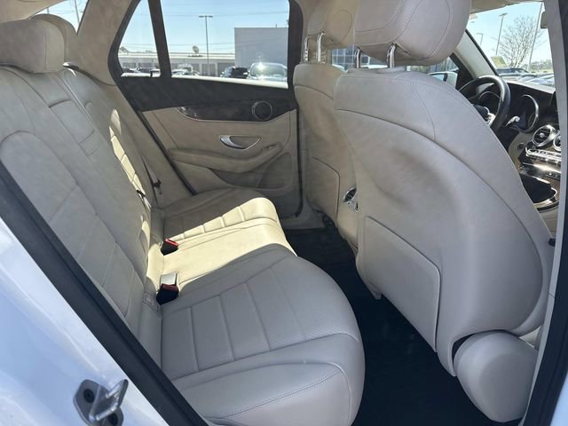 Used 2022 Mercedes-Benz GLC 300 BASE image 9