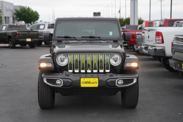 Used 2022 Jeep Wrangler Unlimited Sahara w/ Cold Weather Group AWD/4WD image 3