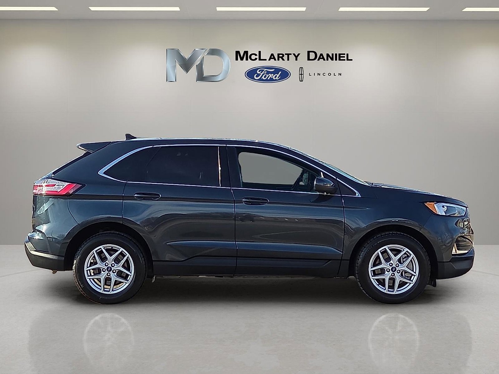 Certified 2022 Ford Edge SEL w/ Convenience Package image 6