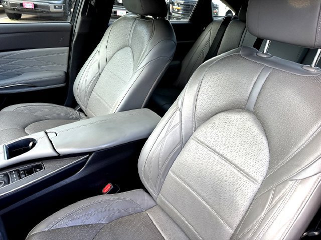Used 2020 Toyota Avalon Limited w/ Advanced Safety Package FWD image 11