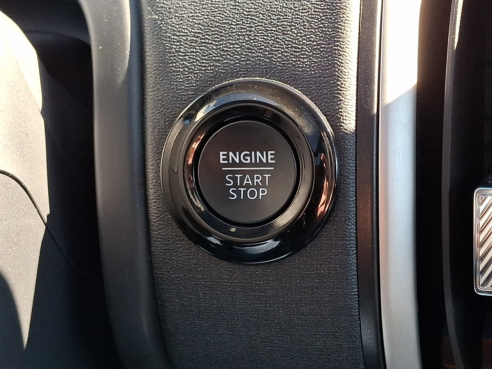 Certified 2025 Ford Expedition Active AWD/4WD image 28
