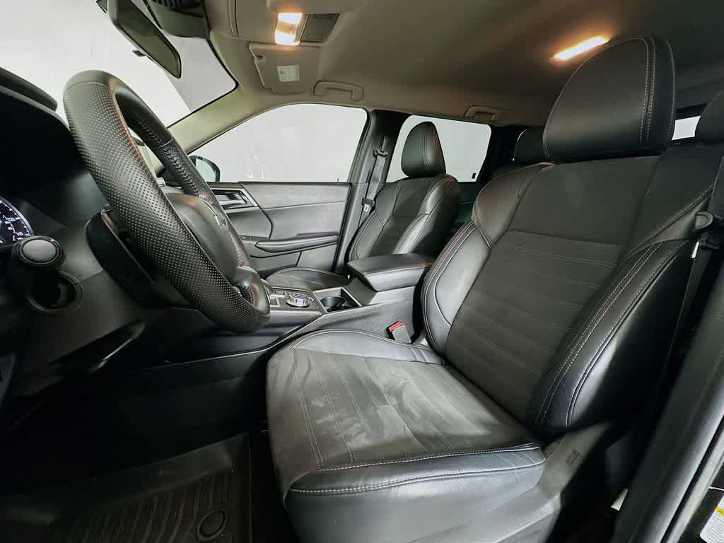 Used 2023 Mitsubishi Outlander SE FWD image 12
