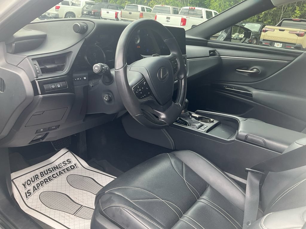 Used 2024 Lexus ES 300h w/ Technology Package FWD image 15