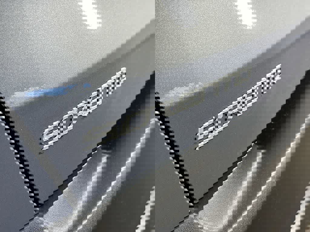 Used 2023 Kia Sorento LX image 10