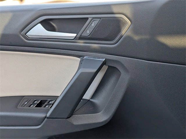 Used 2019 Volkswagen Tiguan SE image 23