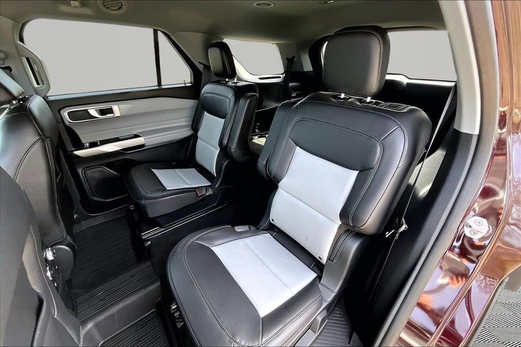 Certified 2022 Ford Explorer XLT w/ Equipment Group 202A AWD/4WD image 26