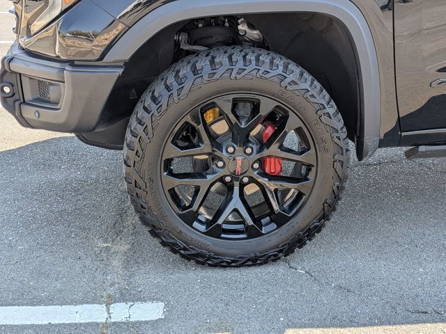 Used 2024 GMC Sierra 1500 AT4X image 11
