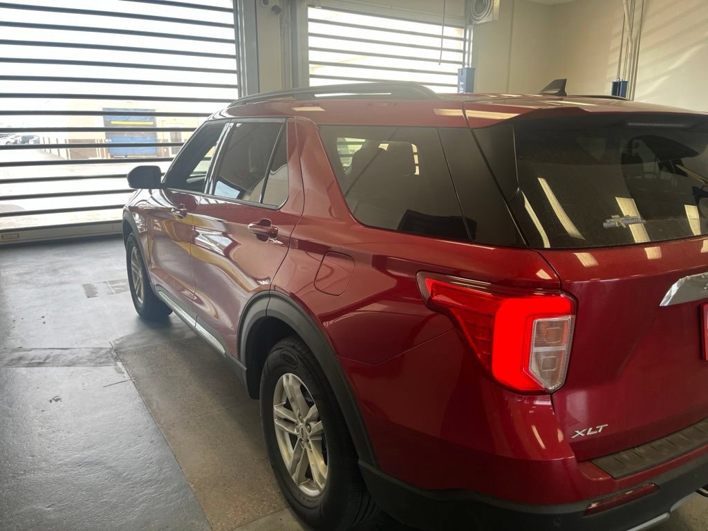 Certified 2021 Ford Explorer XLT w/ Equipment Group 202A AWD/4WD image 8