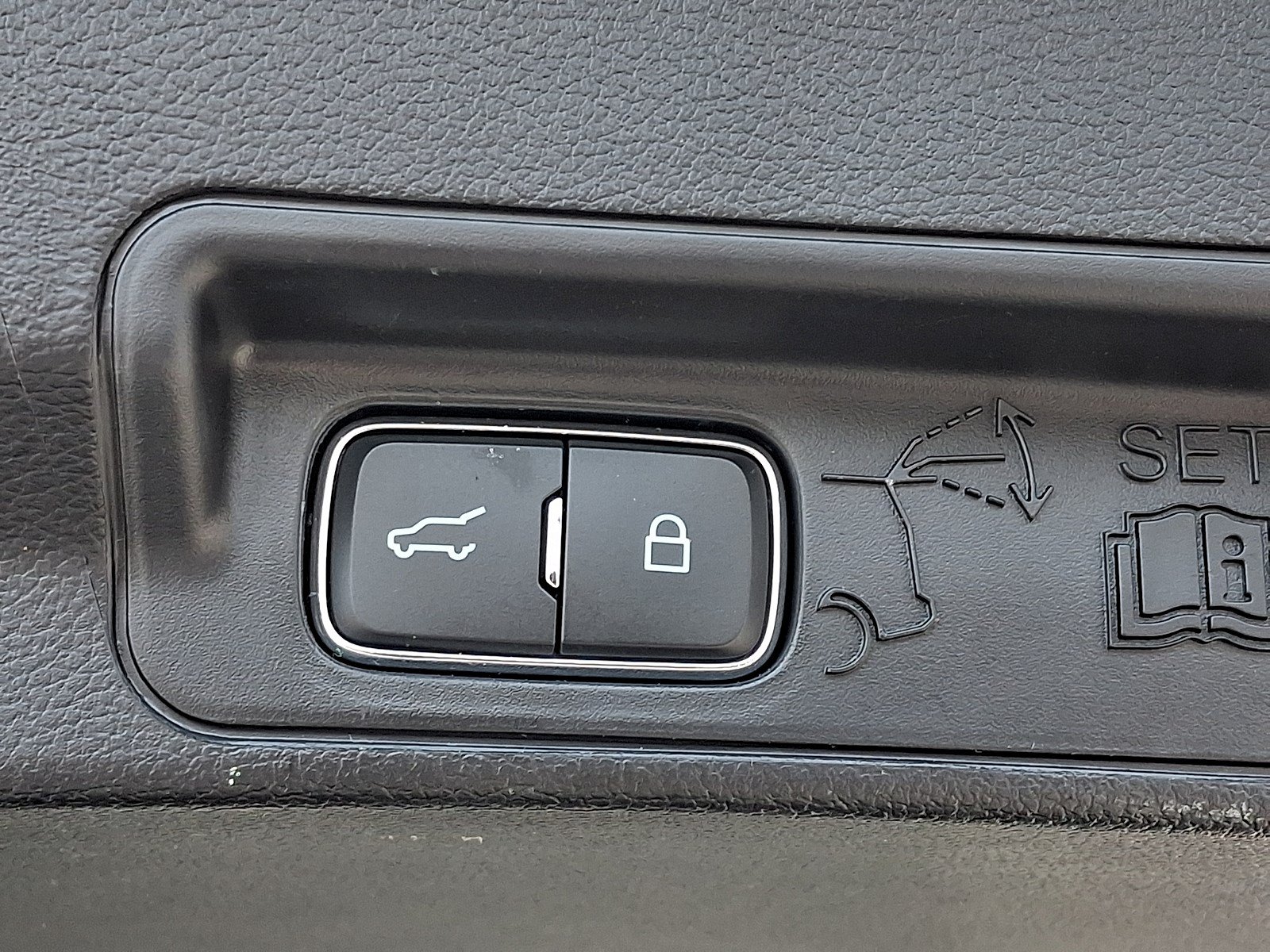 Certified 2025 Ford Explorer Active RWD image 29
