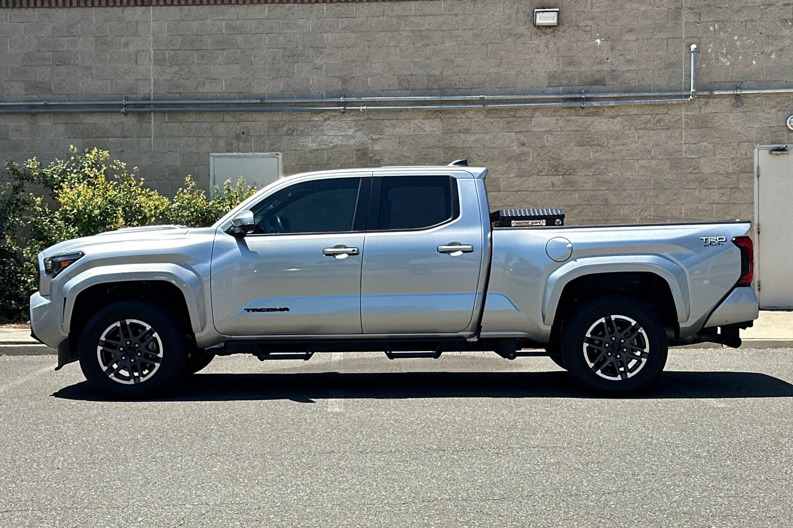 Used 2024 Toyota Tacoma TRD Sport w/ TRD Sport Premium Package AWD/4WD image 7