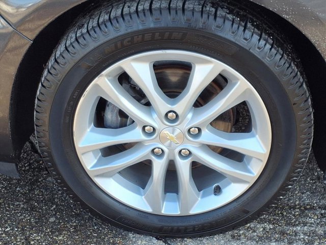 Used 2018 Chevrolet Malibu LT image 25