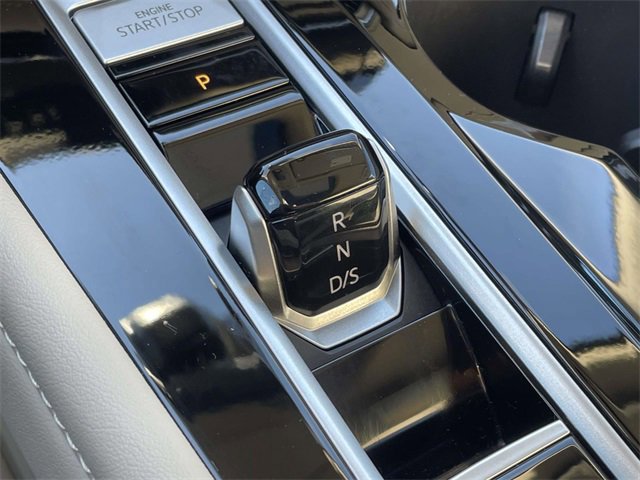 Used 2025 Volkswagen Atlas SEL Premium R-Line image 30