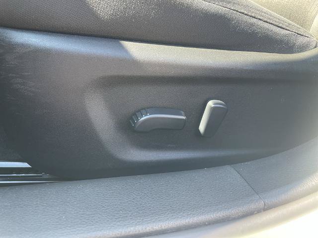 Used 2025 Nissan Altima 2.5 SV FWD image 25