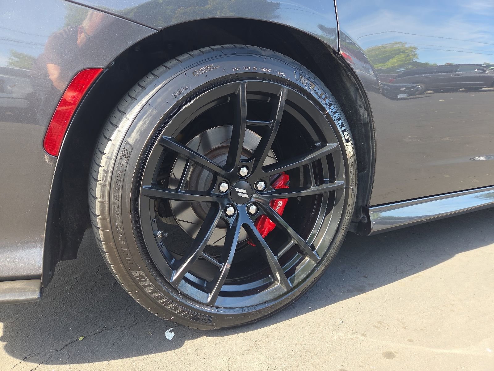 Used 2018 Dodge Charger R/T RWD image 5