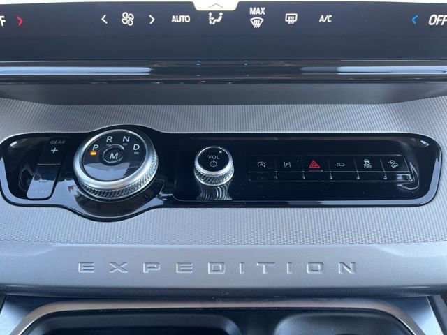 Certified 2025 Ford Expedition Active image 46