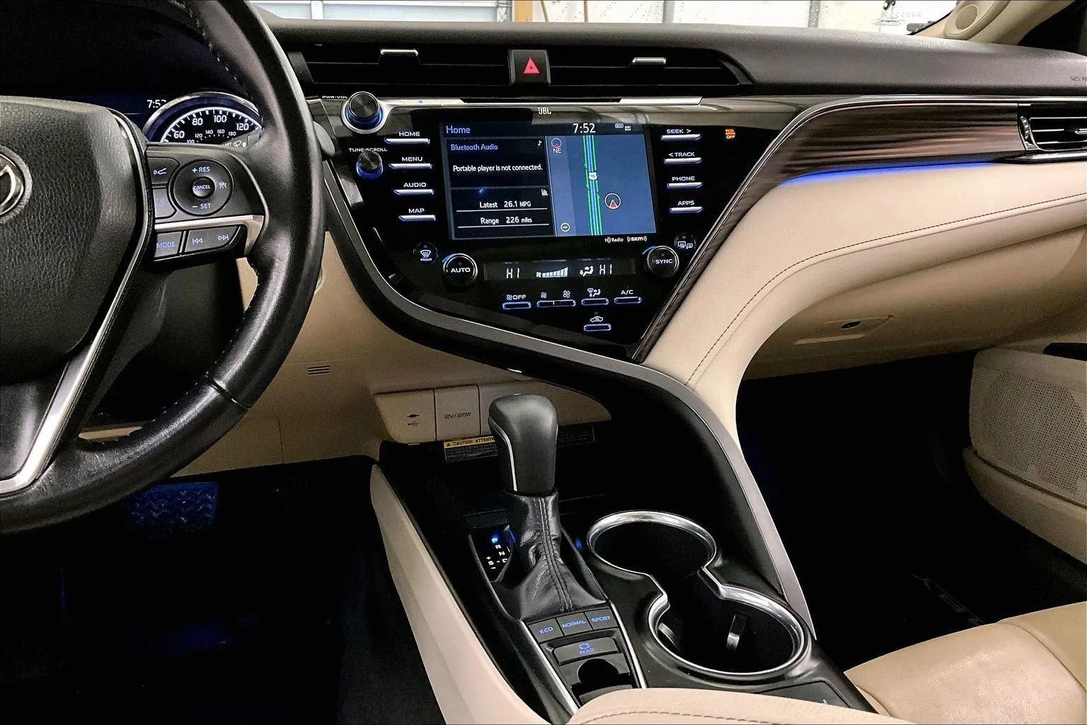 Used 2019 Toyota Camry XLE w/ Navigation Package image 6